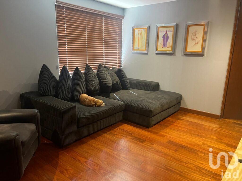 OPORTUNIDAD VENDO PRECIOSA RESIDENCIA TECAMACHALCO COMPLETAMENTE REMODELADA