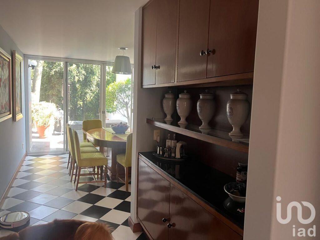 OPORTUNIDAD VENDO PRECIOSA RESIDENCIA TECAMACHALCO COMPLETAMENTE REMODELADA