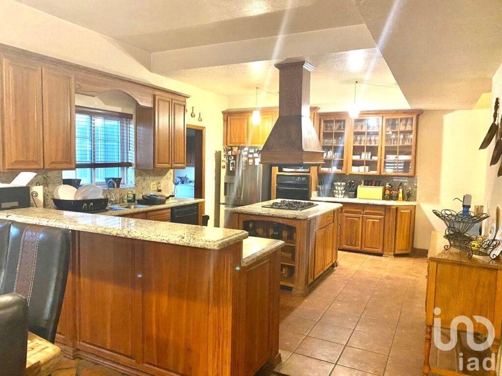 VENTA DE RESIDENCIA EN CERRADA DEL SOL