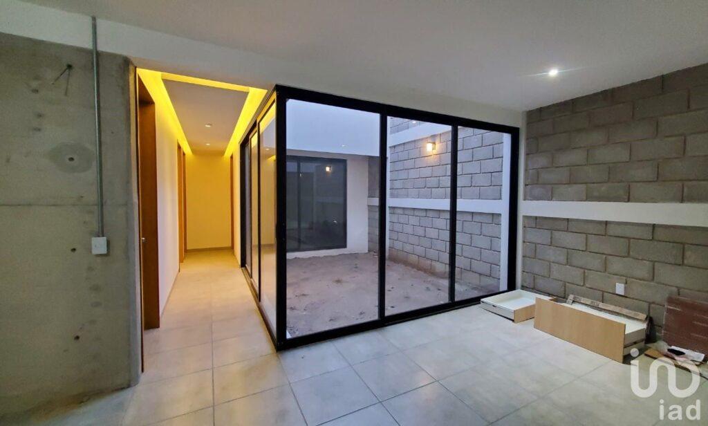 VENTA DE CASA,  CON 2 DEPARTAMENTOS  EN LOS ARCOS, IRAPUATO, GTO.