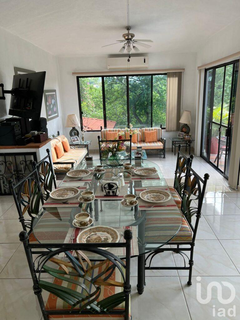 VENDO, ESPECTACULAR RESIDENCIA EN FRACCIONAMIENTO CLUB DE GOLF SANTA FE,