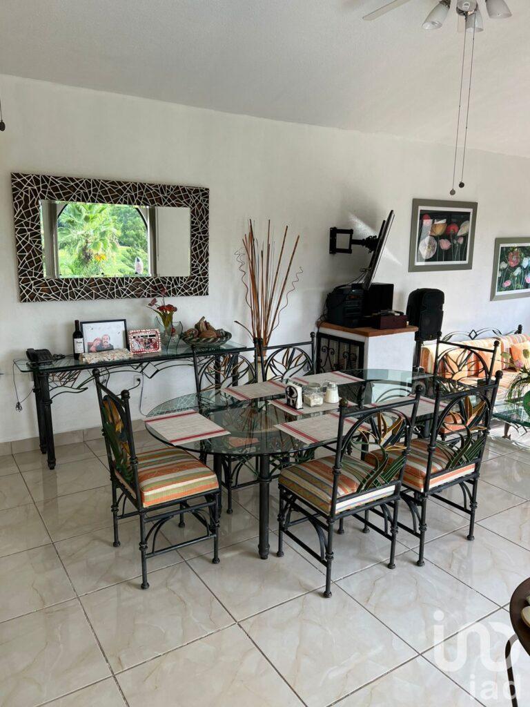 VENDO, ESPECTACULAR RESIDENCIA EN FRACCIONAMIENTO CLUB DE GOLF SANTA FE,