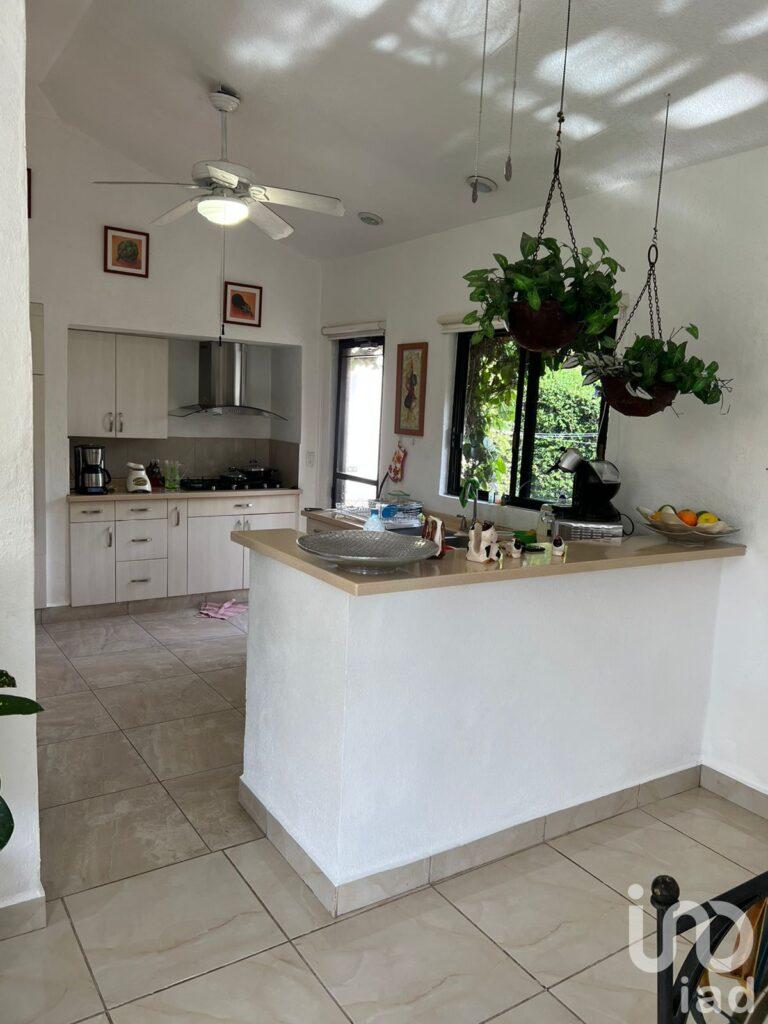 VENDO, ESPECTACULAR RESIDENCIA EN FRACCIONAMIENTO CLUB DE GOLF SANTA FE,