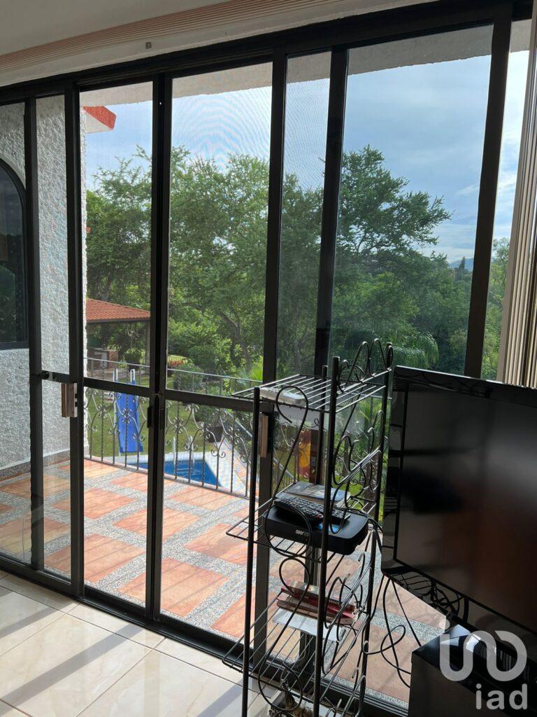 VENDO, ESPECTACULAR RESIDENCIA EN FRACCIONAMIENTO CLUB DE GOLF SANTA FE,