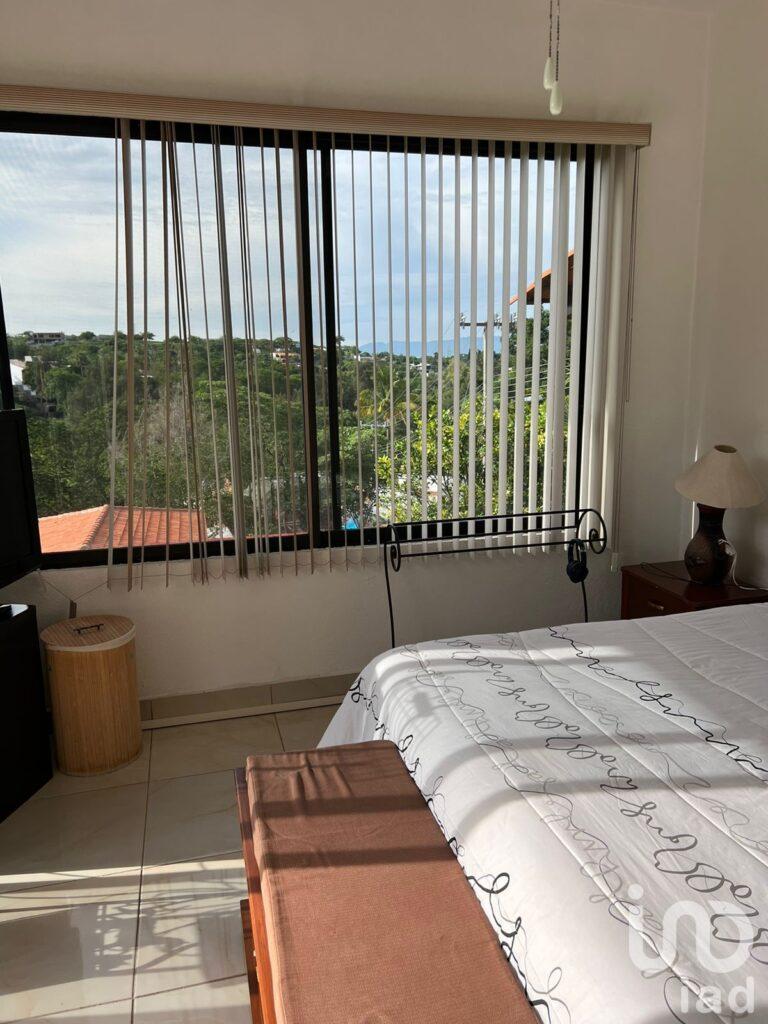 VENDO, ESPECTACULAR RESIDENCIA EN FRACCIONAMIENTO CLUB DE GOLF SANTA FE,