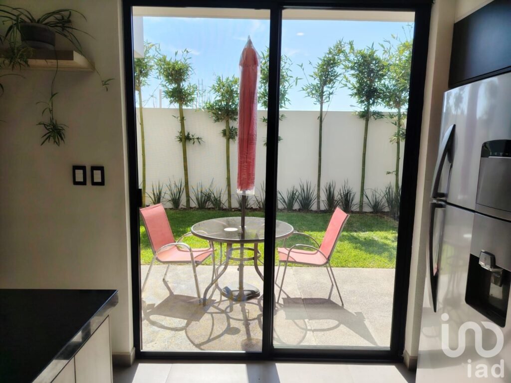 CASA EN VENTA 3 HABITACIONES EN COTO AL NORTE DE LA CIUDAD CON VISTA A  PAROTA Y VEGETACIÓN