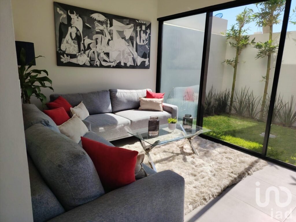 CASA EN VENTA 3 HABITACIONES EN COTO AL NORTE DE LA CIUDAD CON VISTA A  PAROTA Y VEGETACIÓN