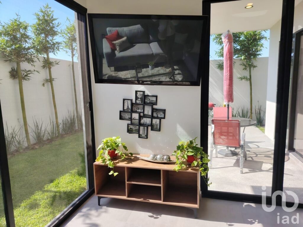 CASA EN VENTA 3 HABITACIONES EN COTO AL NORTE DE LA CIUDAD CON VISTA A  PAROTA Y VEGETACIÓN