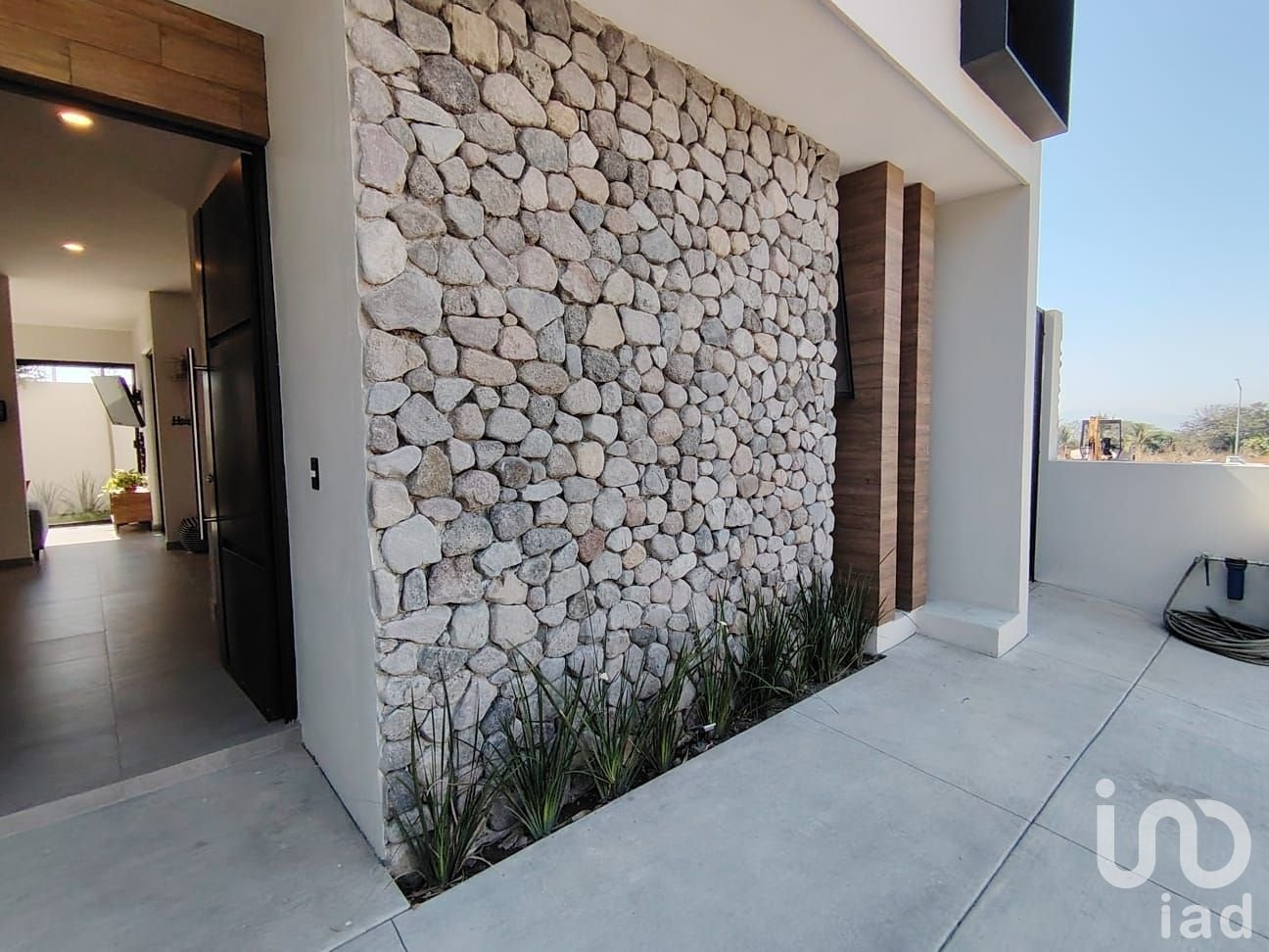 CASA EN VENTA 3 HABITACIONES EN COTO AL NORTE DE LA CIUDAD CON VISTA A  PAROTA Y VEGETACIÓN