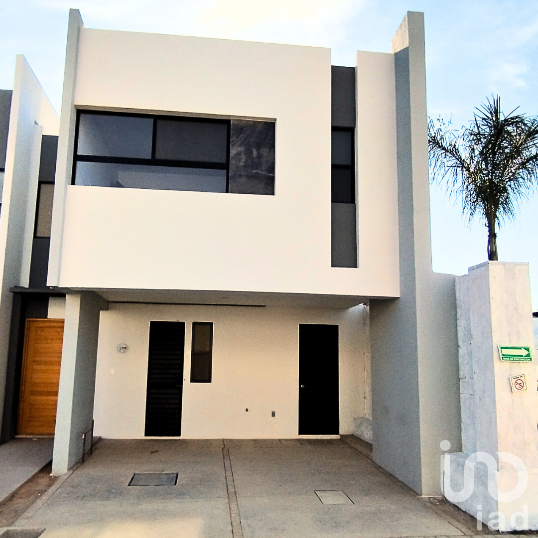 CASA EN VENTA EN LOMAS DE ANGELOPOLIS III CON ALBERCA $3,200,000