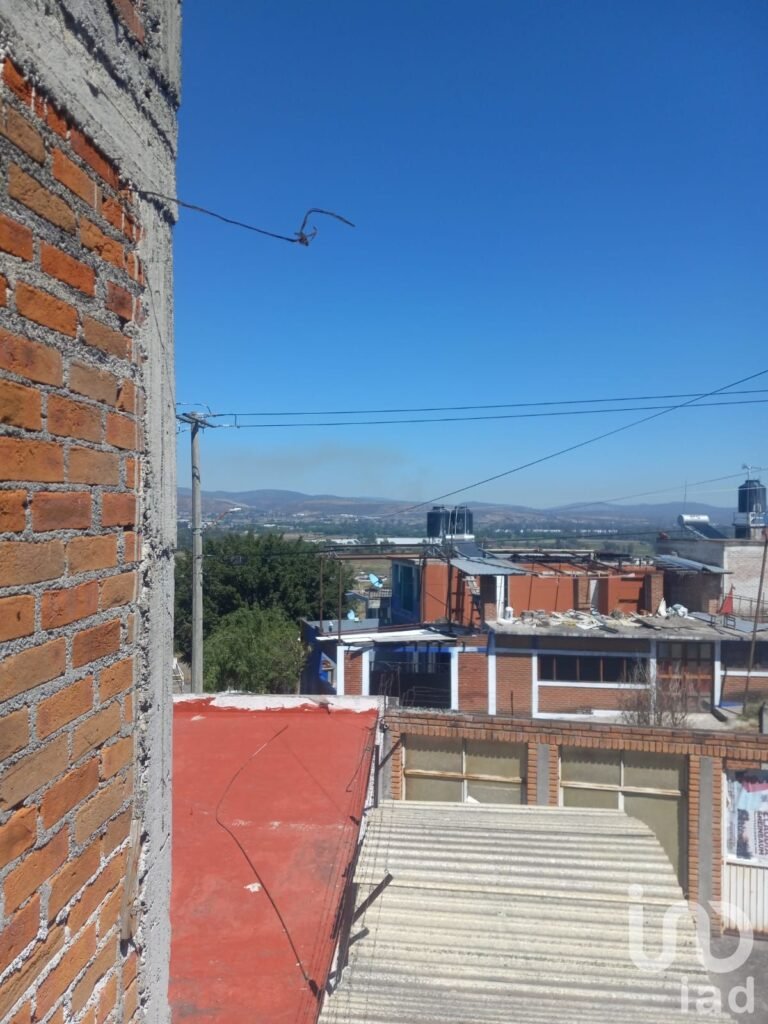 SE RENTA TERRENO EN LAS PALMAS CERCA DEL TREBOL EXCELENTE PARA SALON O RESTAURANTE