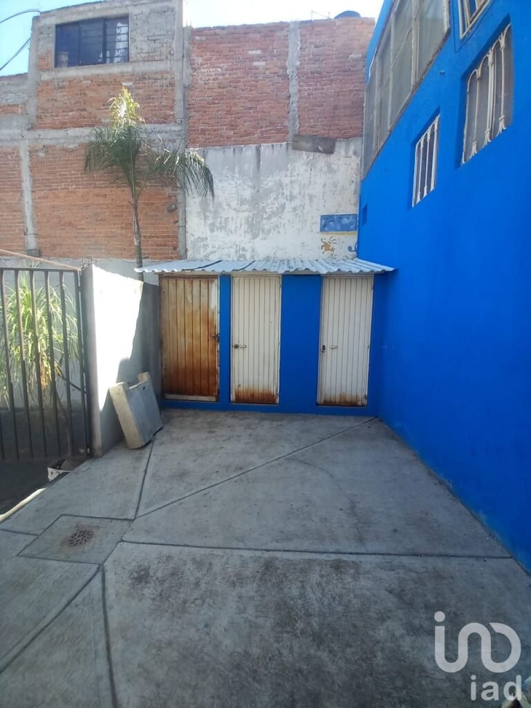 SE RENTA TERRENO EN LAS PALMAS CERCA DEL TREBOL EXCELENTE PARA SALON O RESTAURANTE