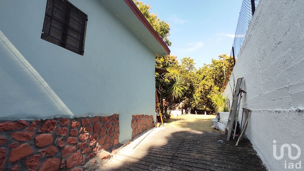 Casa en venta, amplio terreno con arboles frutales, zona centro en Puente de Ixtla Morelos.