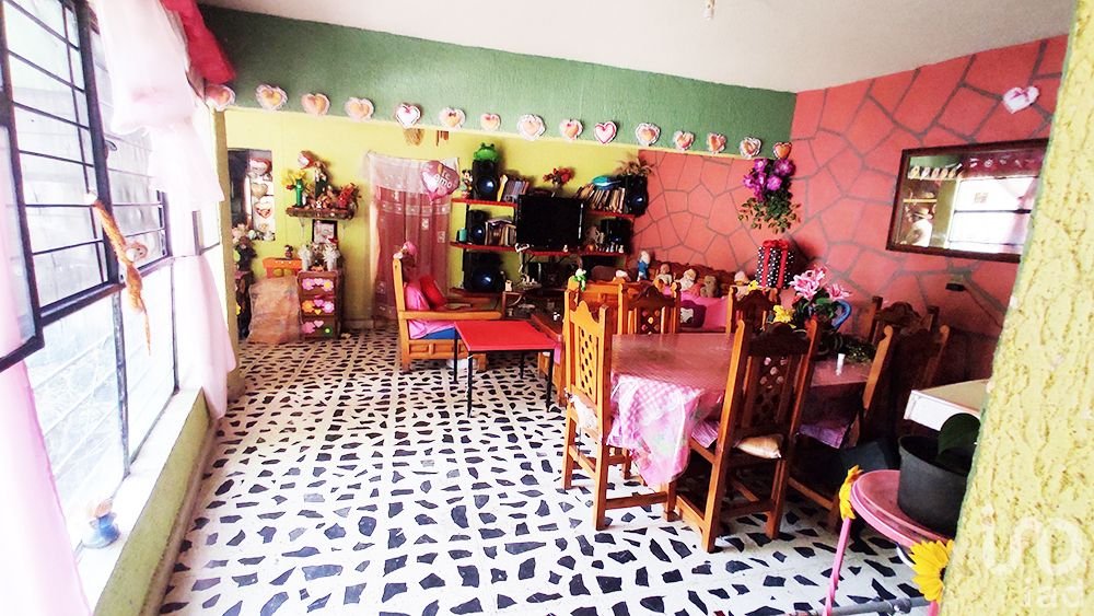 Casa en venta, amplio terreno con arboles frutales, zona centro en Puente de Ixtla Morelos.