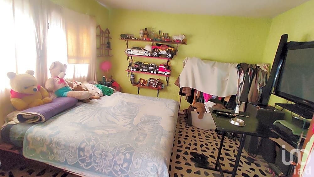 Casa en venta, amplio terreno con arboles frutales, zona centro en Puente de Ixtla Morelos.