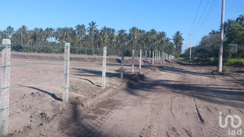 TERRENO EN VENTA A PIE DE PLAYA EN TECUANILLO, TECOMÁN COLIMA