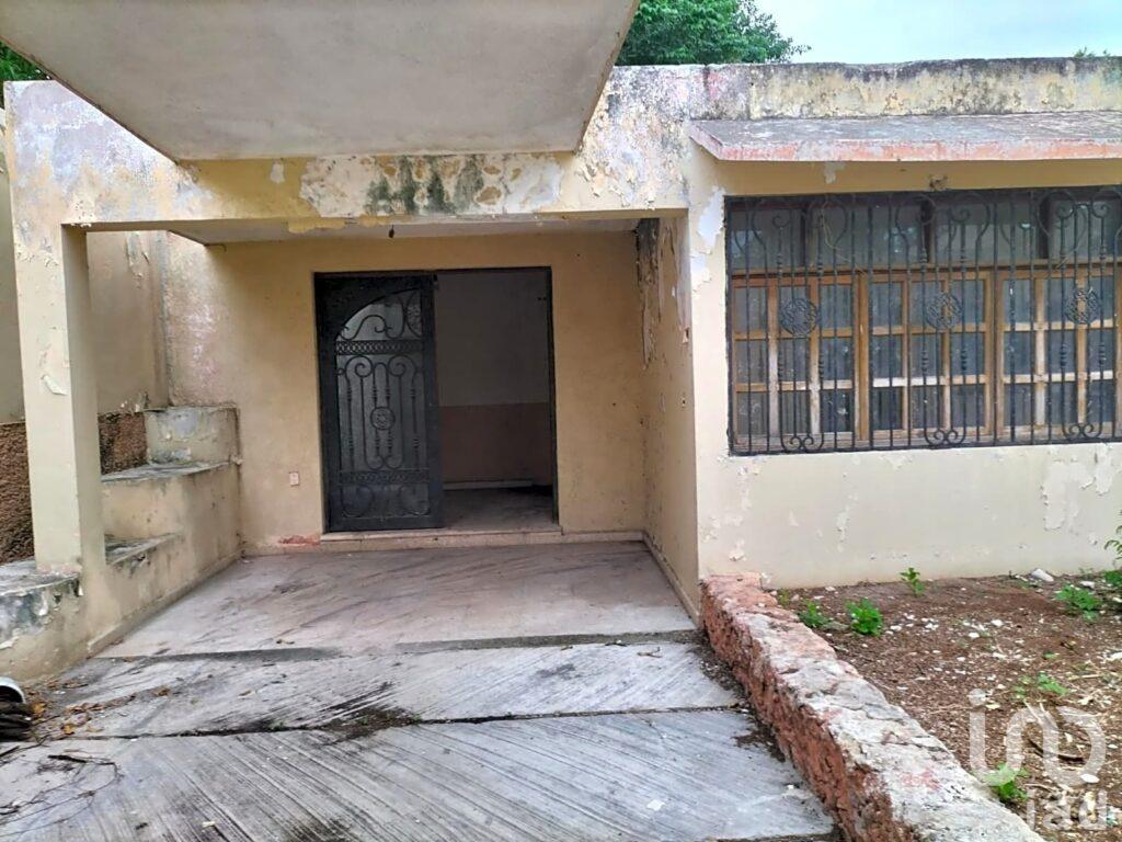 CASA EN VENTA PARA REMODELAR EN CENTRO DE MÉRIDA, YUCATÁN, ZONA SANTIAGO