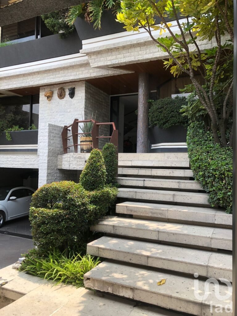 Casa en venta en Ciudad Satélite, Naucalpan