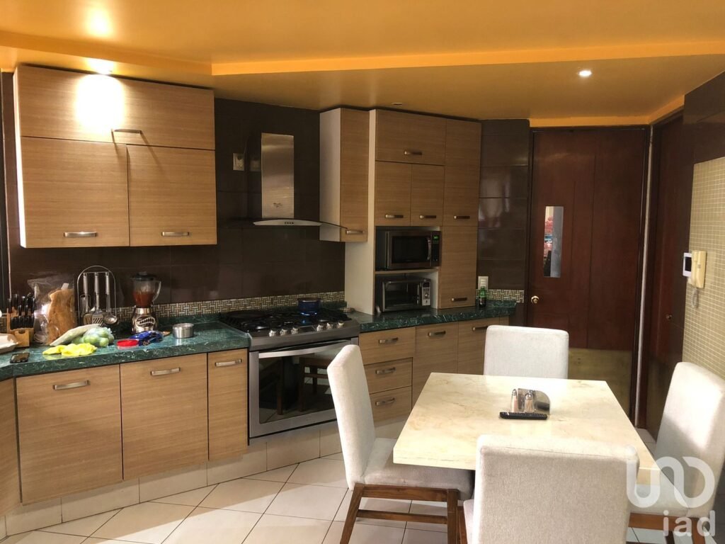 Casa en venta en Ciudad Satélite, Naucalpan