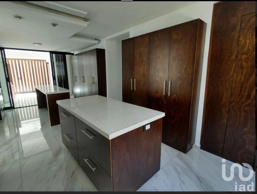 CASA EN VENTA LOMAS HIPODROMO