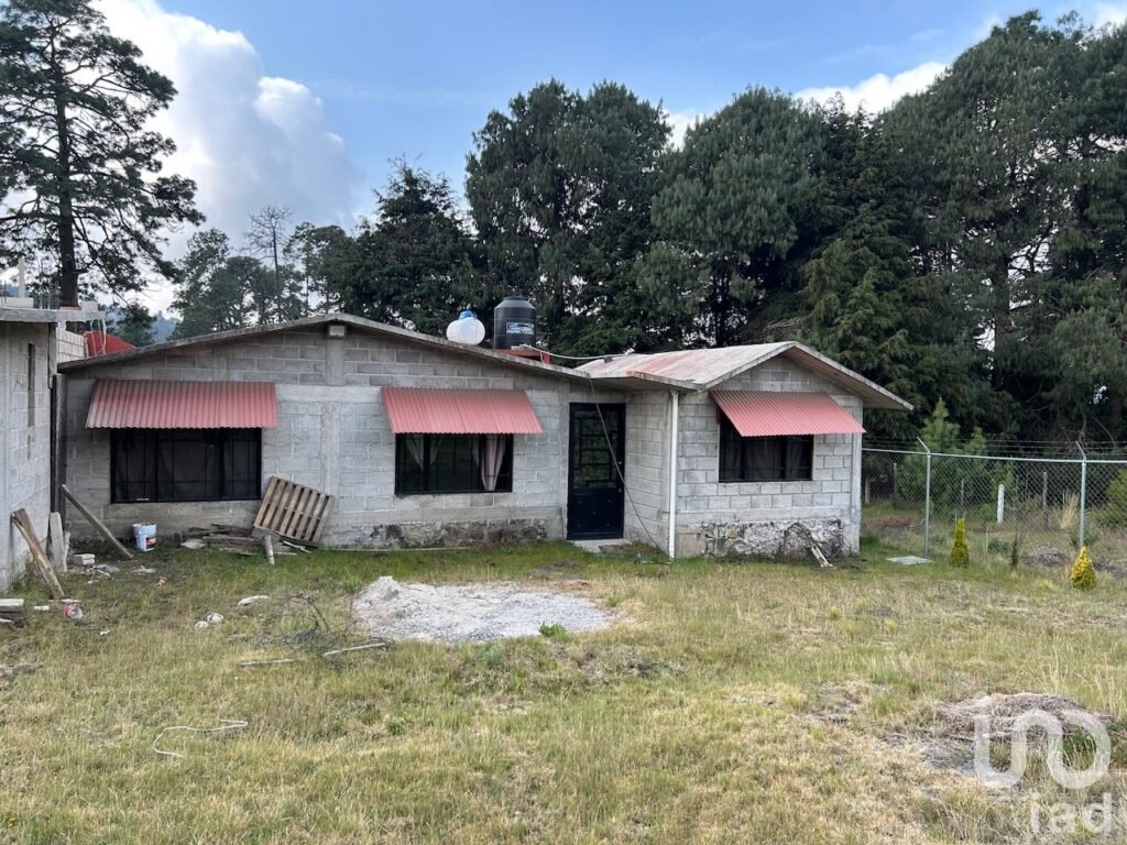 Casa en zona boscosa un nivel en venta, Huitzilac Morelos