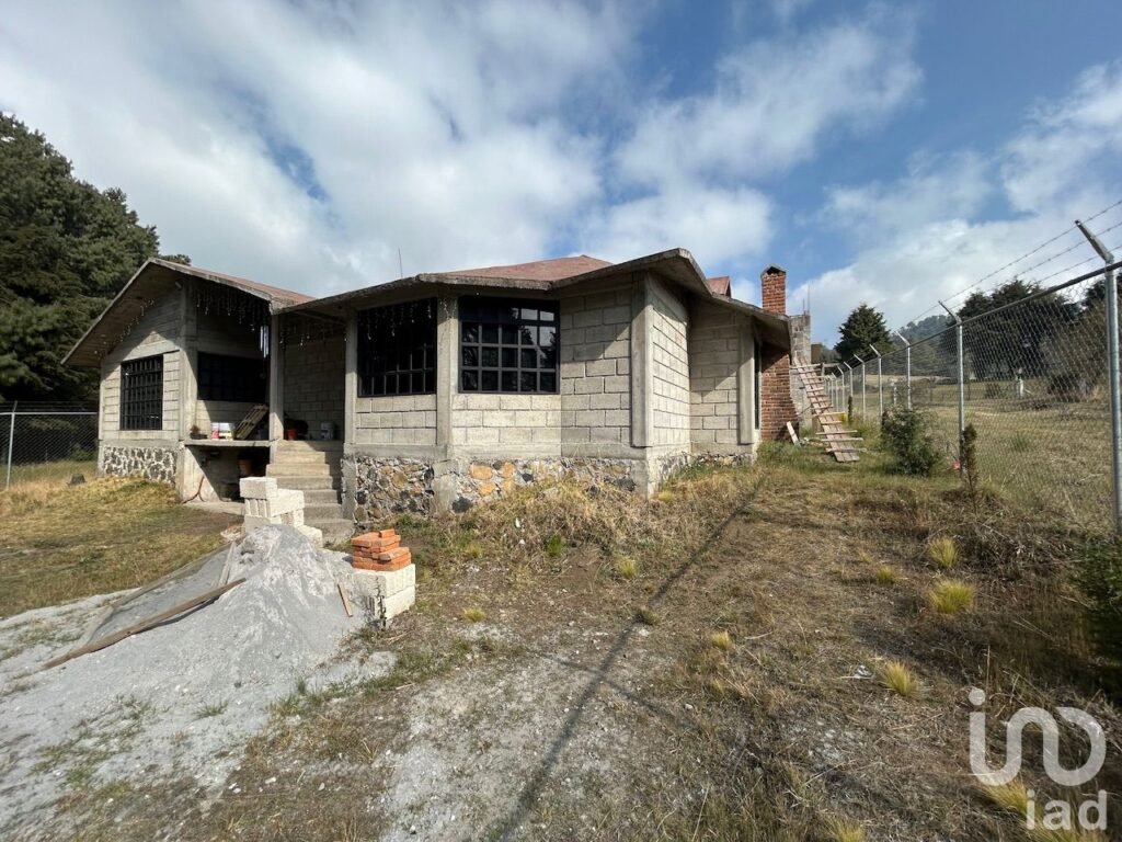 Casa en zona boscosa un nivel en venta, Huitzilac Morelos