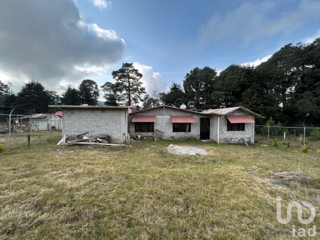 Casa en zona boscosa un nivel en venta, Huitzilac Morelos