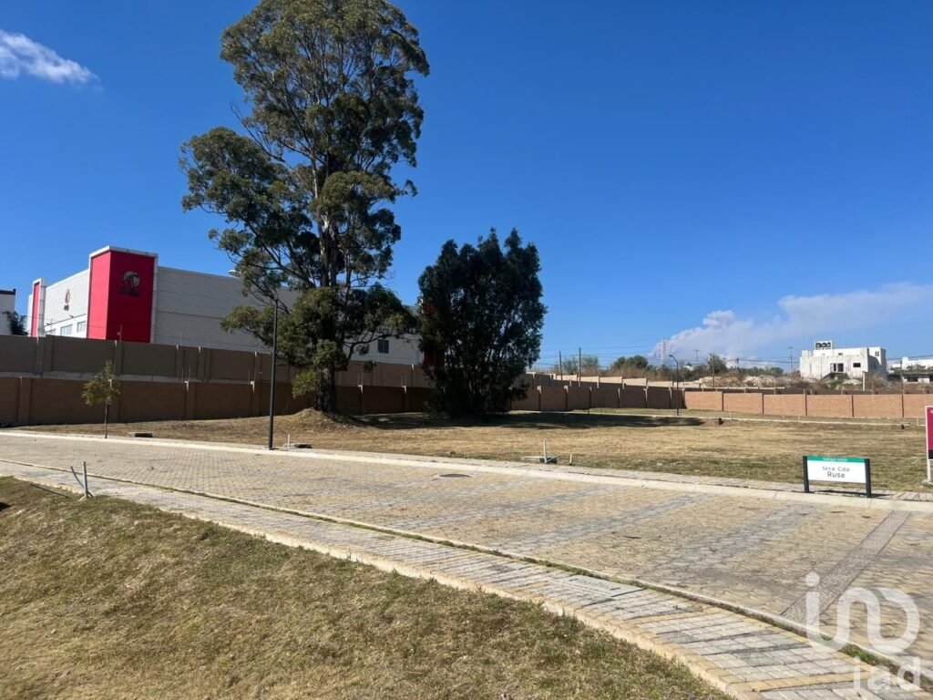 TERRENO EN ESQUINA  EN PARQUE SOFIA LOMAS DE ANGELOPOLIS