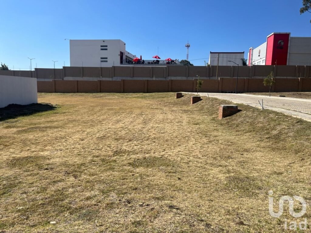 TERRENO EN ESQUINA  EN PARQUE SOFIA LOMAS DE ANGELOPOLIS