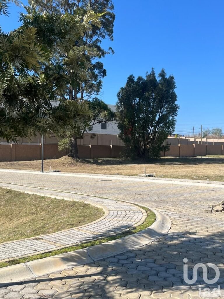 TERRENO EN ESQUINA  EN PARQUE SOFIA LOMAS DE ANGELOPOLIS