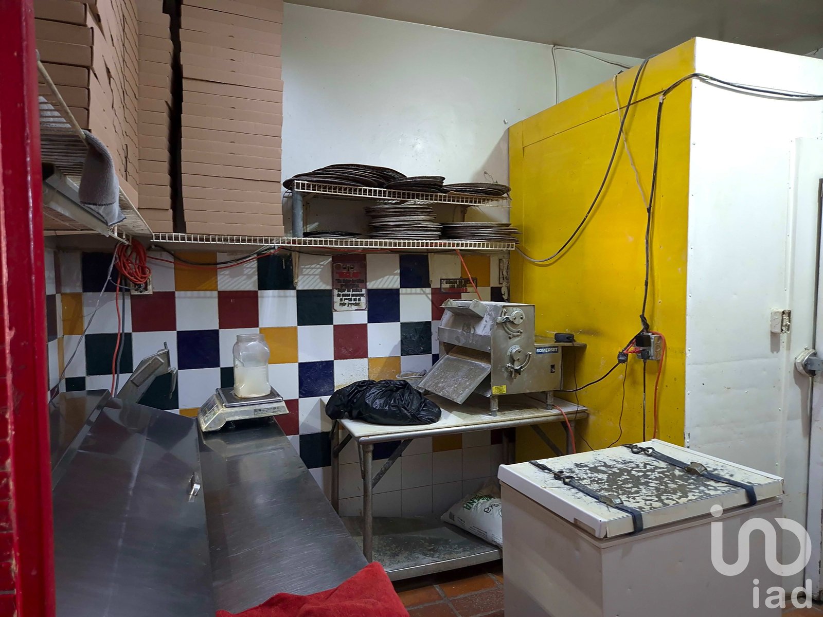 TRASPASO DE LOCA CON TODO EL EQUIPO PARA UNA PIZZERIA