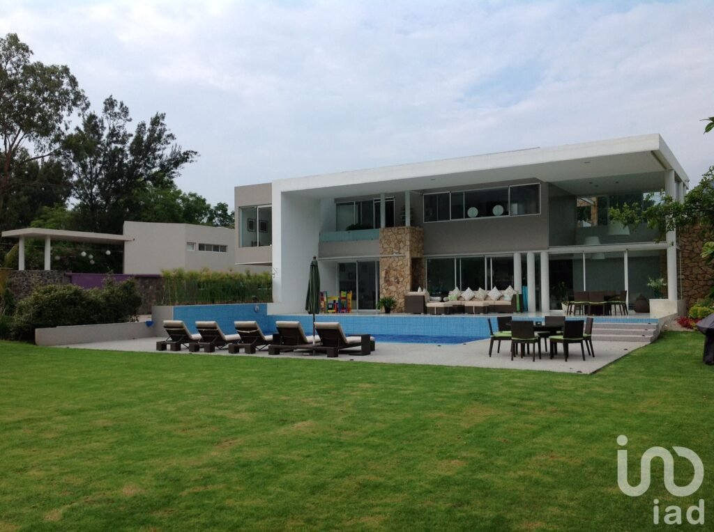 Tepoztlán, Morelos Vendo Residencia de Lujo.