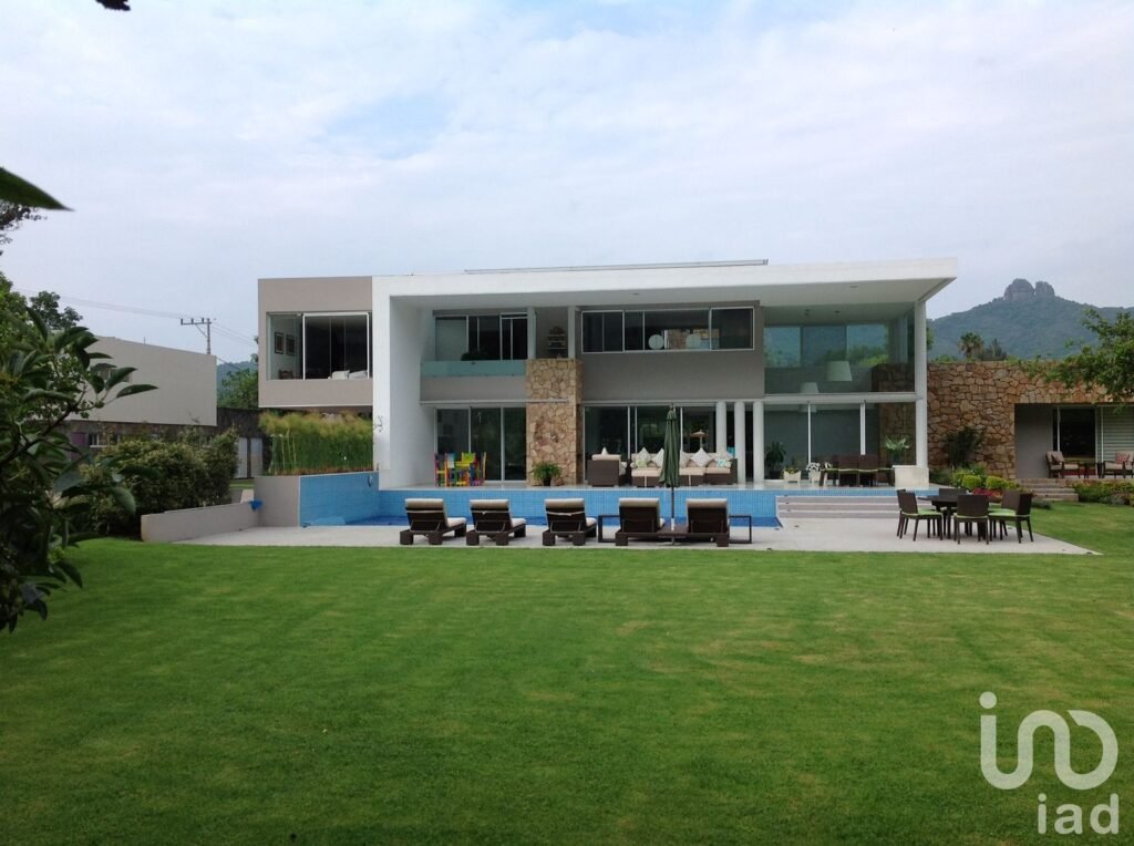 Tepoztlán, Morelos Vendo Residencia de Lujo.