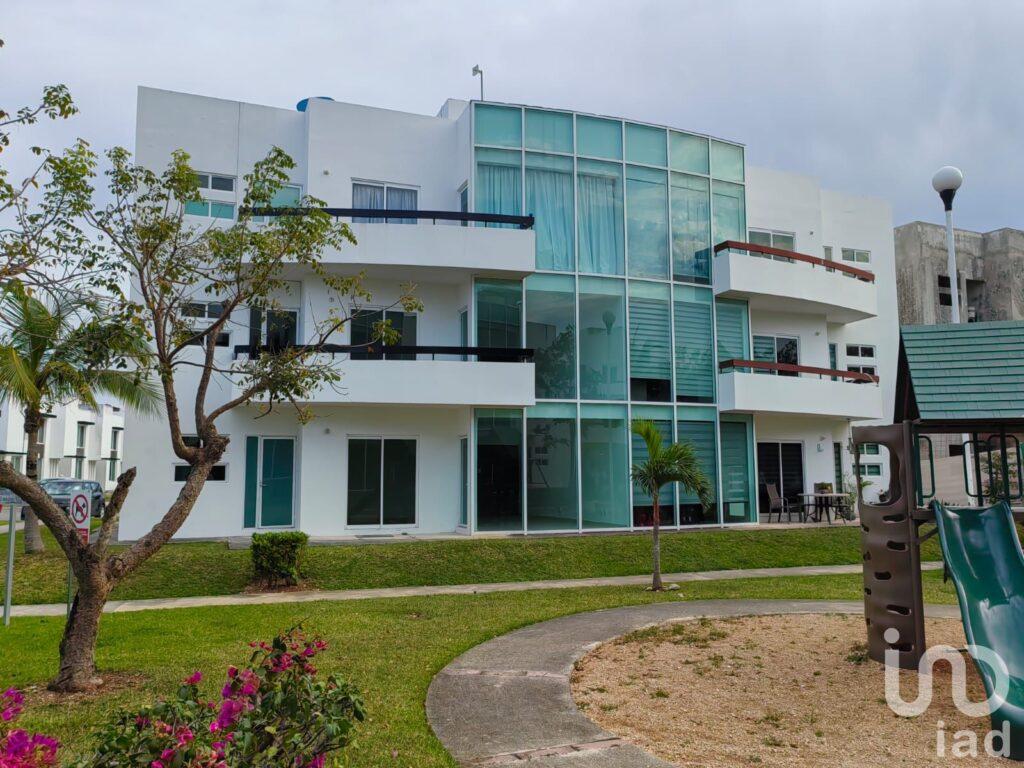EN VENTA DEPARTAMENTO CON AMENIDADES EN EL SUR DE CANCUN, Q.ROO