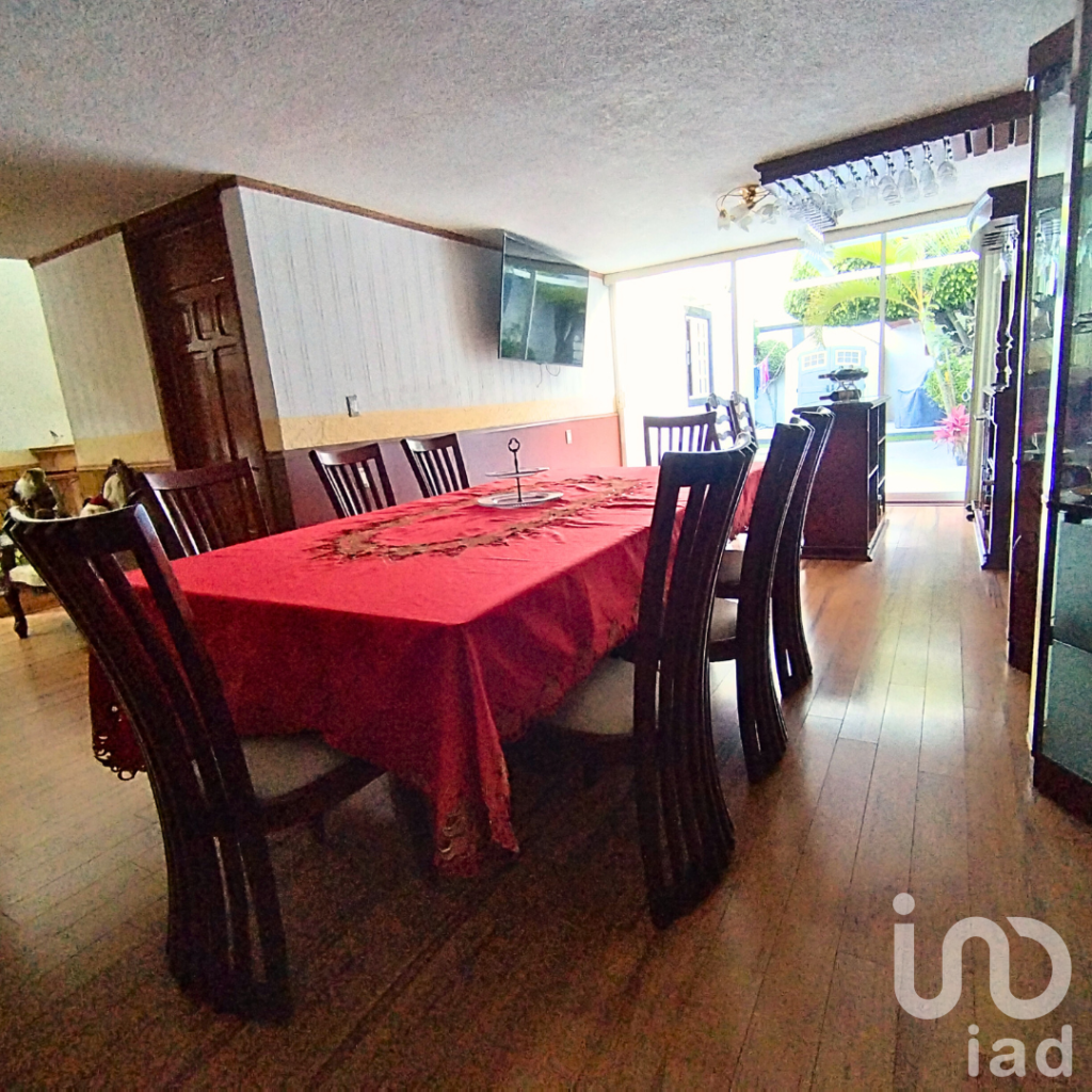CASA EN VENTA EN ZAVALETA CON JARDIN DE 400M2 ATRAS DE CENTRO MAYOR, EXCELENTE INVERSION