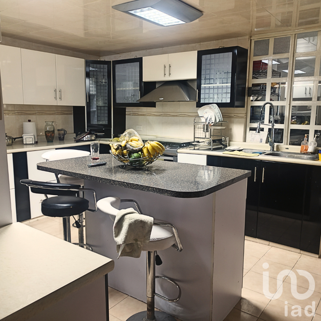 CASA EN VENTA EN ZAVALETA CON JARDIN DE 400M2 ATRAS DE CENTRO MAYOR, EXCELENTE INVERSION