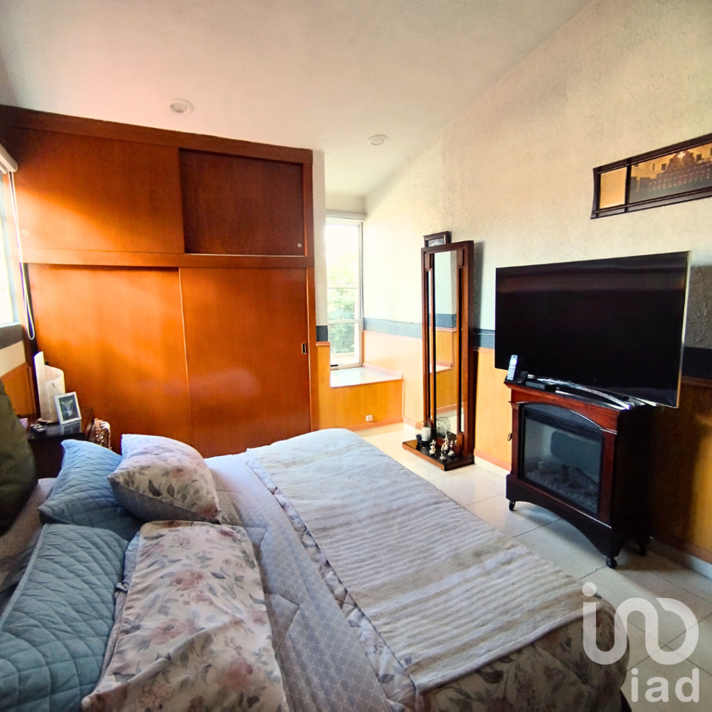 CASA EN VENTA EN ZAVALETA CON JARDIN DE 400M2 ATRAS DE CENTRO MAYOR, EXCELENTE INVERSION