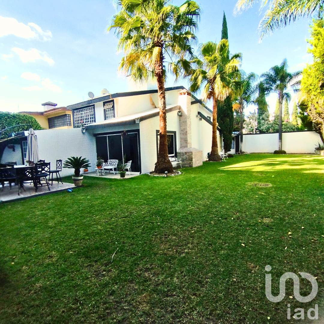 CASA EN VENTA EN ZAVALETA CON JARDIN DE 400M2 ATRAS DE CENTRO MAYOR, EXCELENTE INVERSION