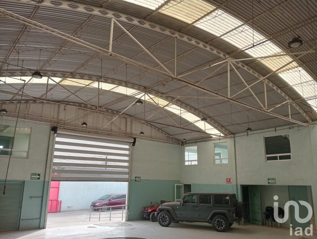 Se vende local comercial, para montar tu propia empresa.
