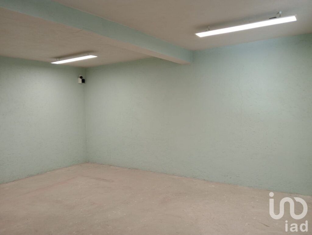 Se vende local comercial, para montar tu propia empresa.