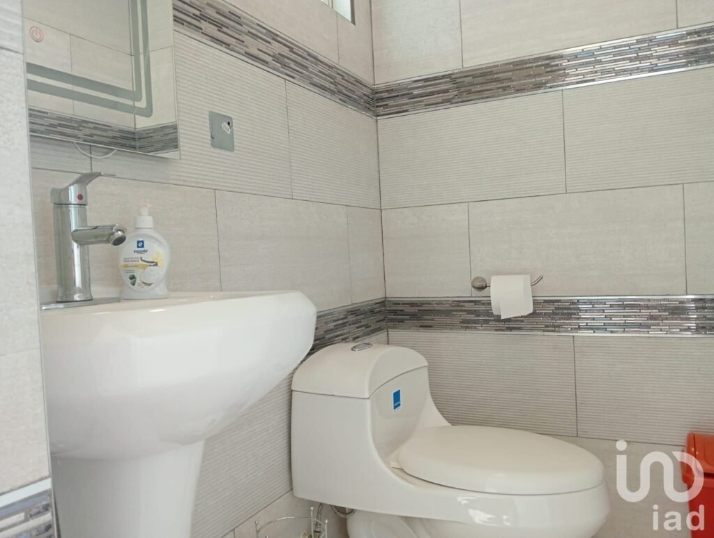 Se vende local comercial, para montar tu propia empresa.