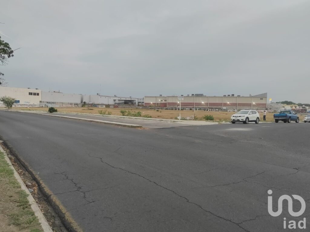 OPORTUNIDAD COMERCIAL -TERRENO EN VENTA EN ESQUINA SORIANA , VILLA DE ÁLVAREZ, COLIMA