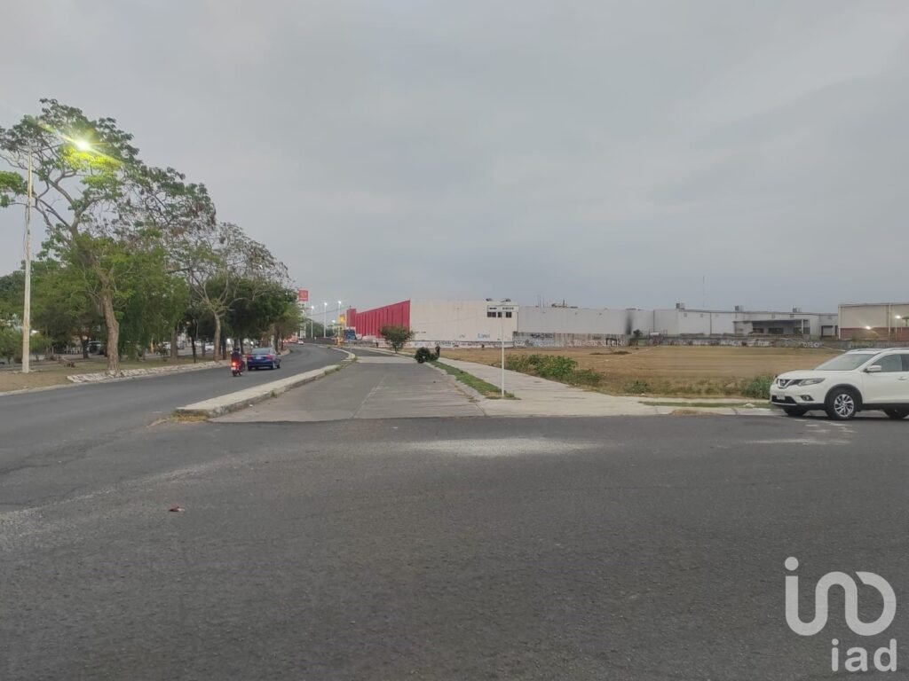 OPORTUNIDAD COMERCIAL -TERRENO EN VENTA EN ESQUINA SORIANA , VILLA DE ÁLVAREZ, COLIMA