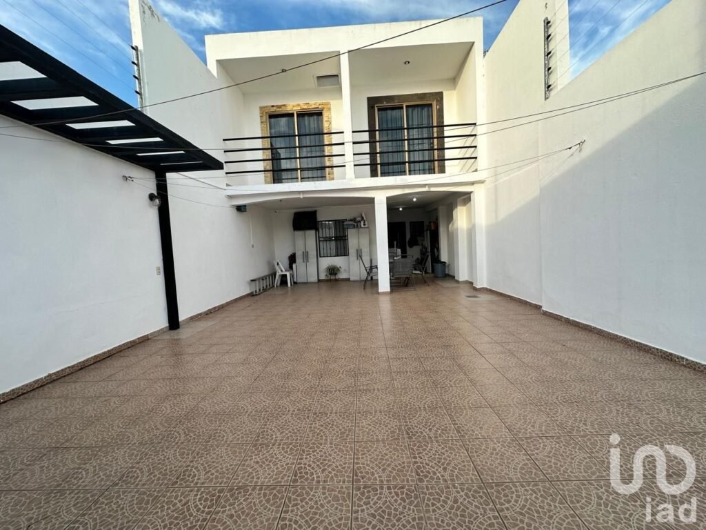 CASA EN VENTA, PASEO ALAMEDA, MAZATLÁN, SINALOA.