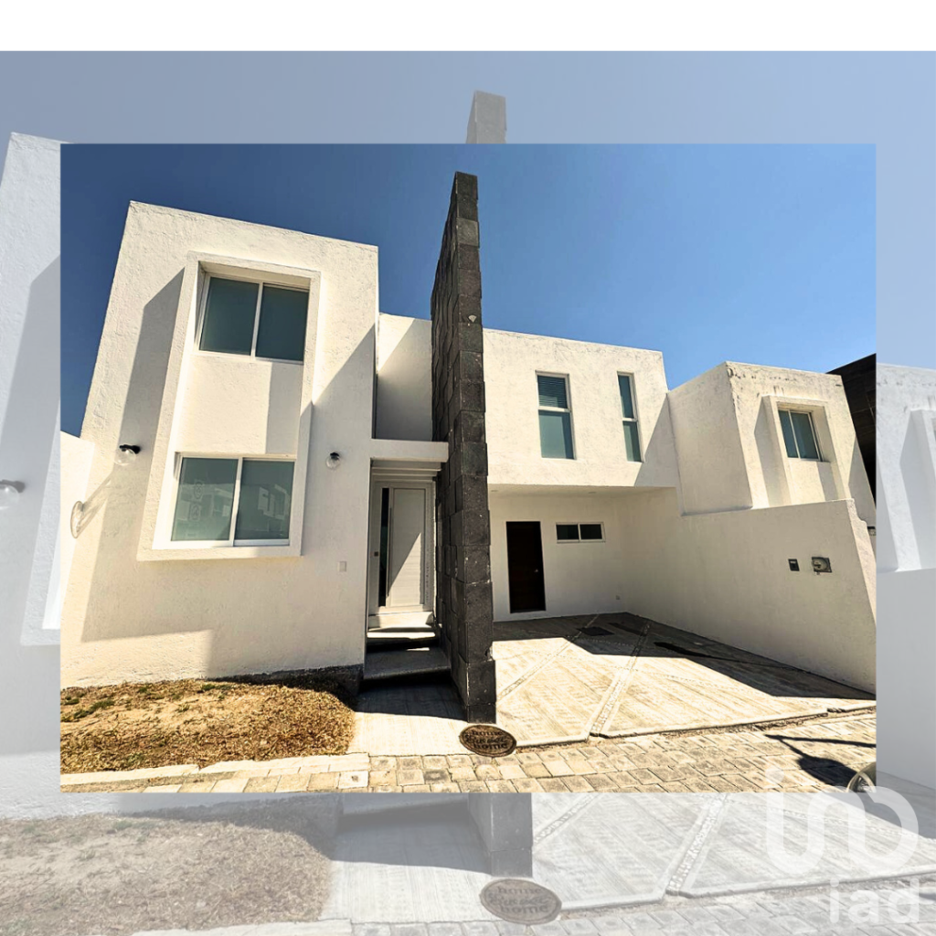 CASA EN VENTA EN HARAS DEL BOSQUE CON JARDIN Y BALCON A UN PASO DEL LAGO PRINCIPAL