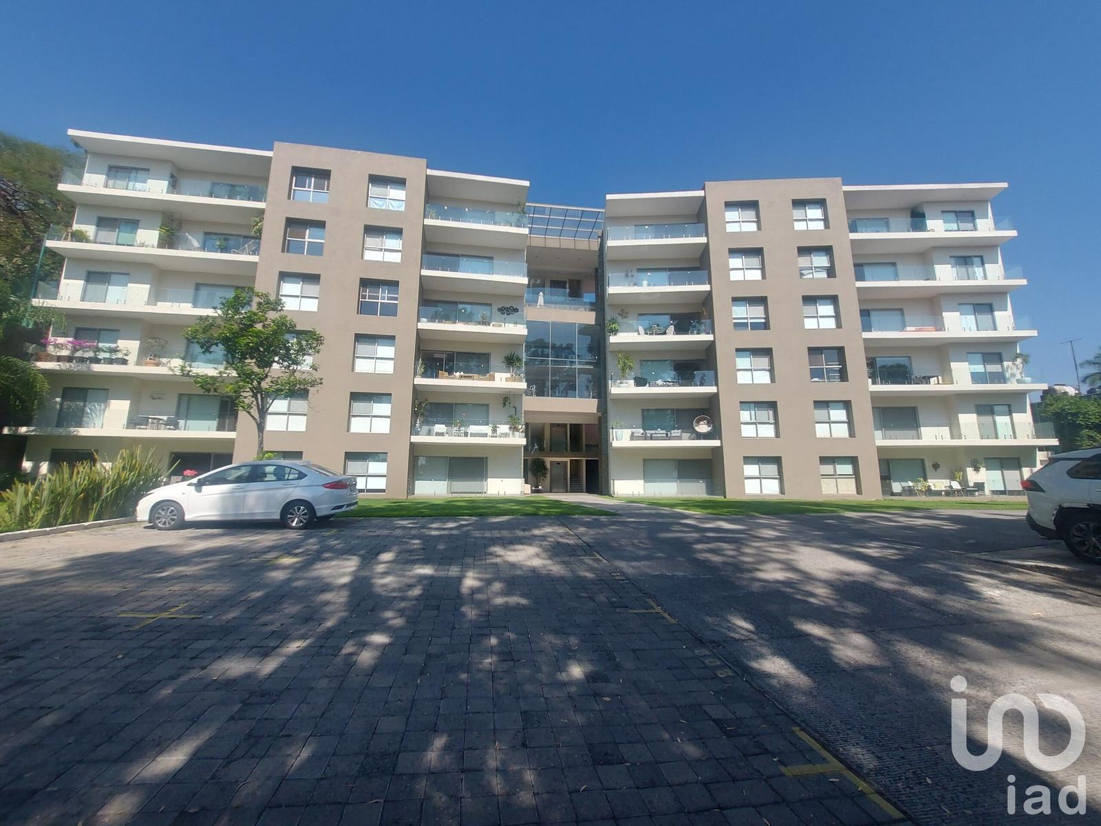 Departamento amplio de 3 recámaras en condominio con vigilancia, alberca, gimnasio en Cuernavaca Departamento amplio de 3 recámaras en condominio con vigilancia, alberca, gimnasio en Cuernavaca