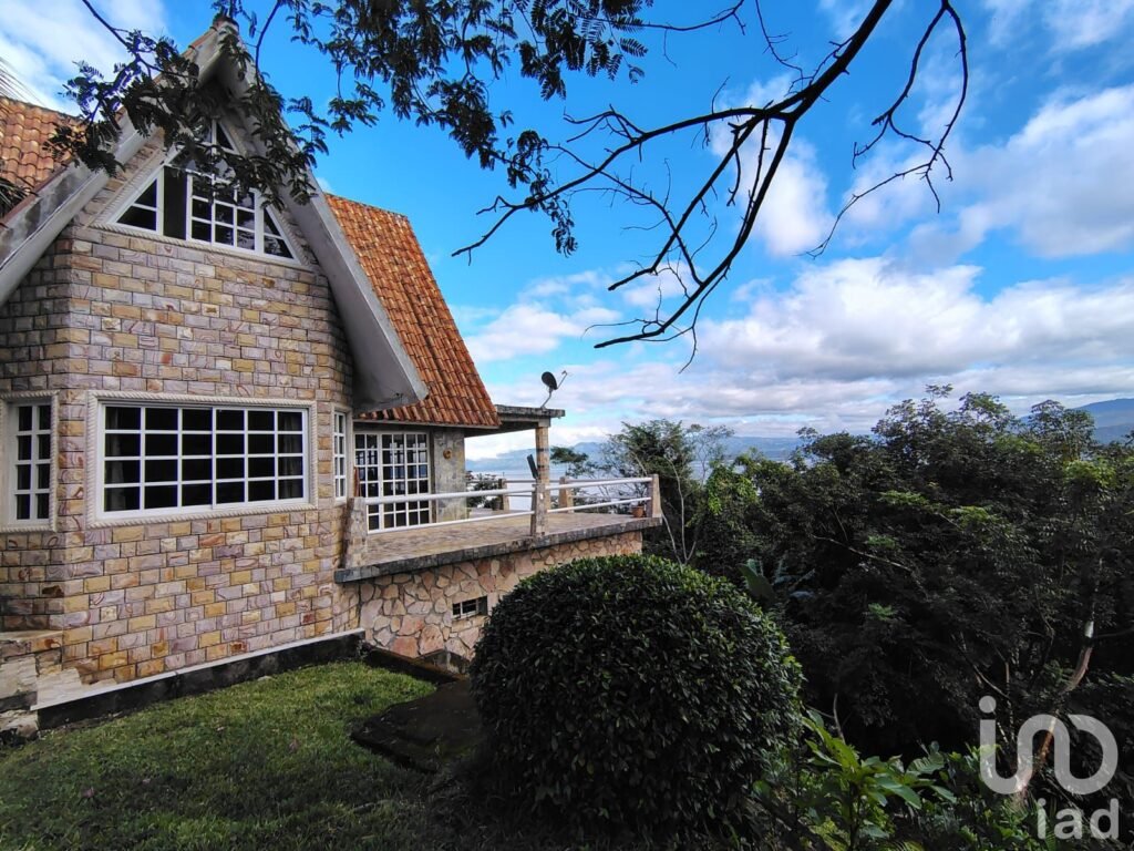 Venta de casa en el mirador de Laguna de Catemaco