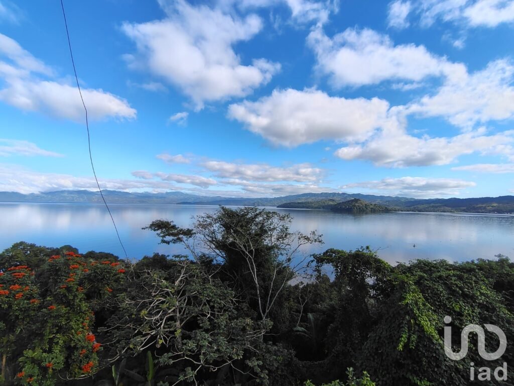 Venta de casa en el mirador de Laguna de Catemaco