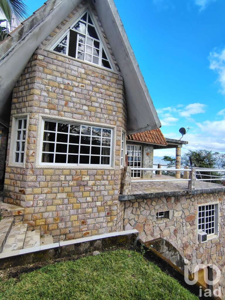 Venta de casa en el mirador de Laguna de Catemaco