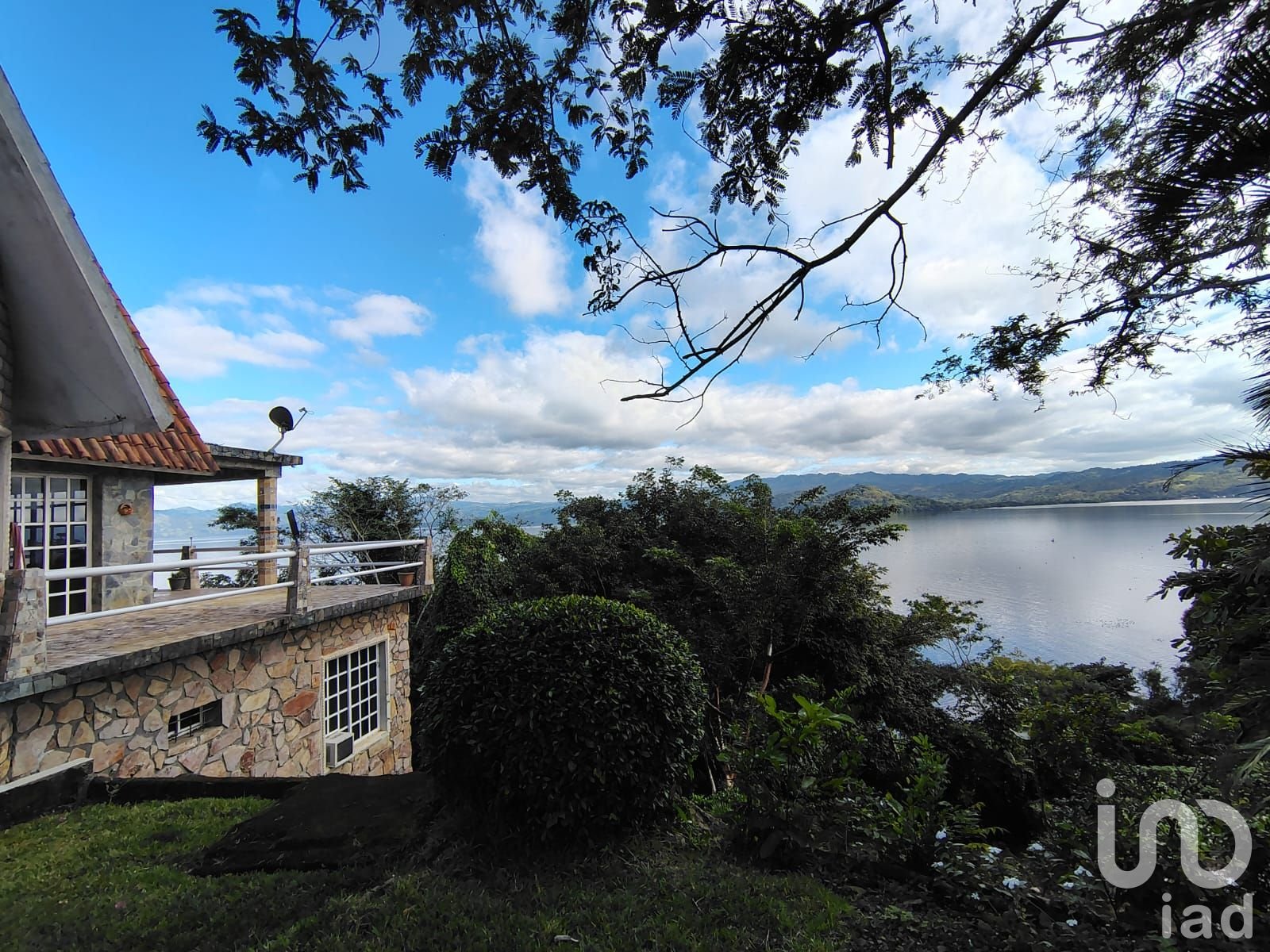 Venta de casa en el mirador de Laguna de Catemaco